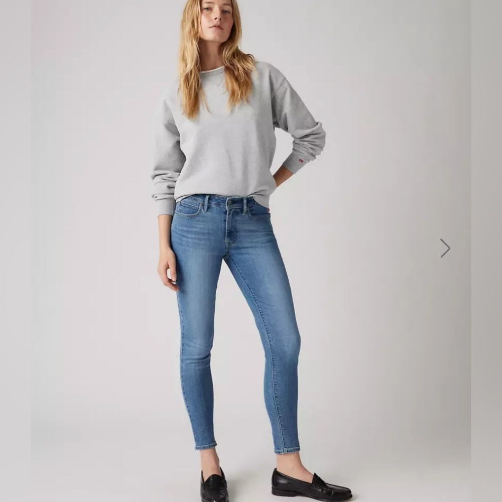Levi’s 711 Skinny Jeans